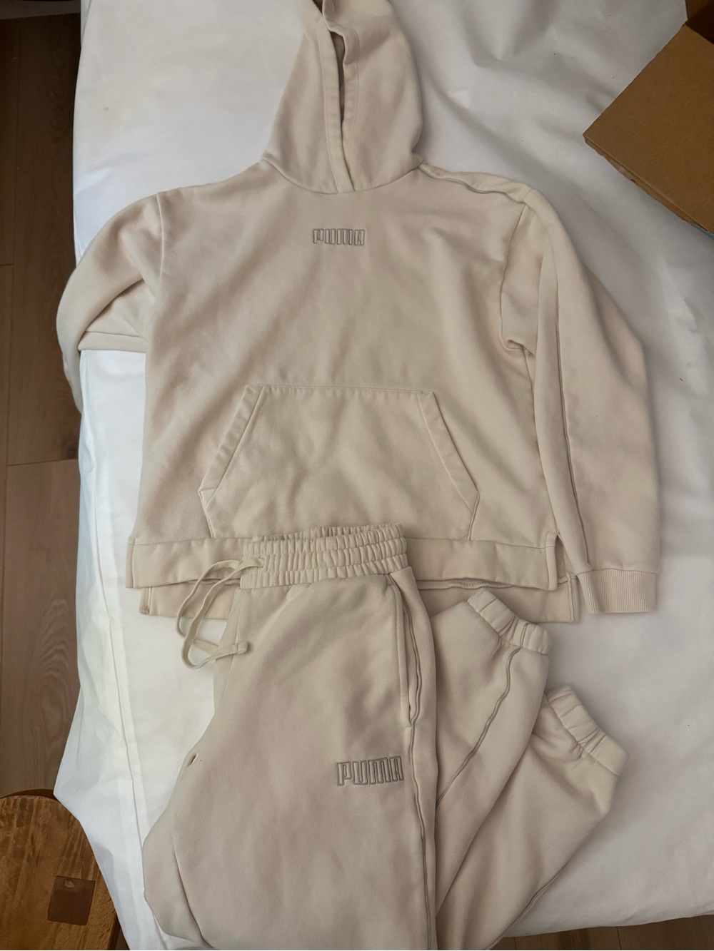 Cozy cream Puma sweatsuit
